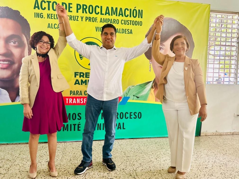 La municipalista Amparo Custodio será nuevamente su compañera de boleta como vicealcaldesa.