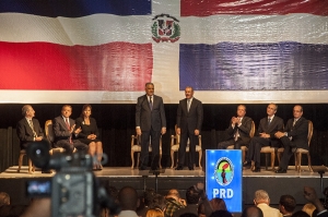 Acto para firmar el acuerdo entre el Partido Revolucionario Dominincano, PRD y el Partido de la Liberación Dominicana, PLD, después de 40 años de antagonismo político.