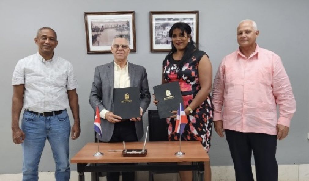 El acuerdo quedó establecido en una carta de intención firmada por el alcalde del municipio dominicano, Manuel Jiménez, y la presidenta de la Asamblea Municipal del Poder Popular Santiago de Cuba, Yaneydis Hechavarría Batista.