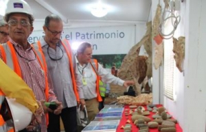 Ministro de Cultura acude a Barrick Puello Viejo a conocer hallazgos arqueológicos