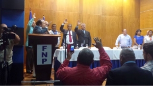 Pelegrín dicta charla y juramenta miembros de la Fuerza Nacional Progresista:  
