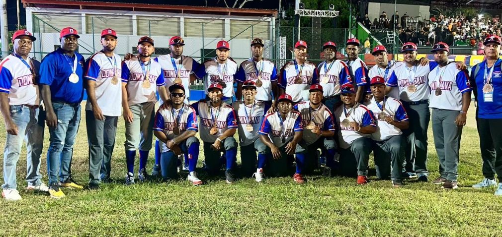 El equipo de softbol masculino de mayores ganó la medalla de plata en el XII Campeonato Panamericano y clasificó a las fases del Mundial que arranca en junio, donde competirá como parte del Grupo-A.