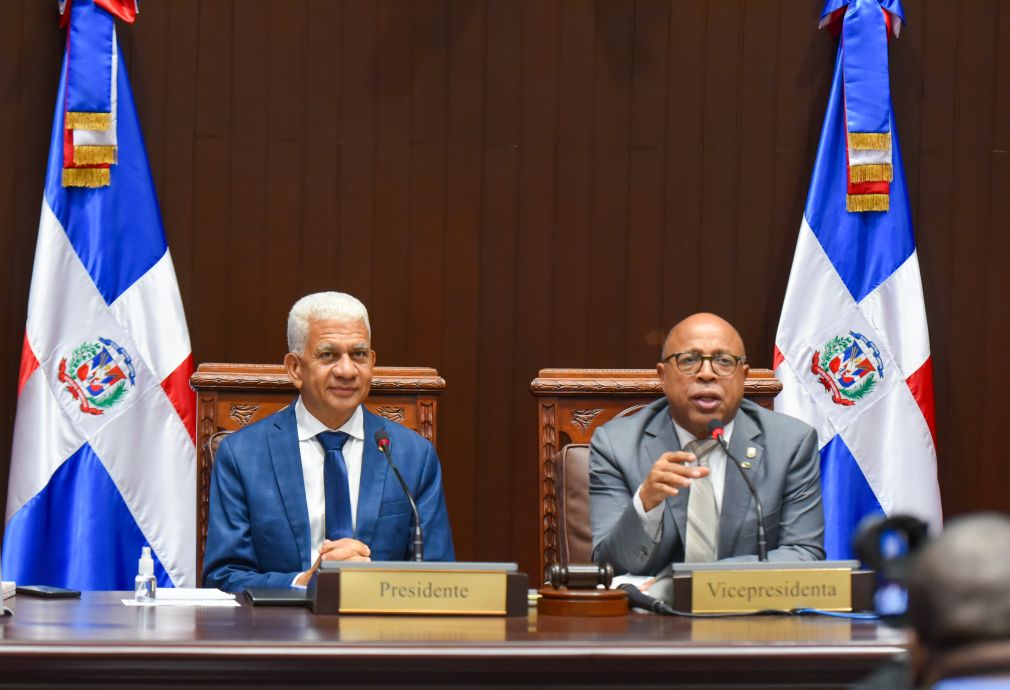 Los presidentes del Senado, Ricardo de los Santos y Alfredo Pacheco, de los diputados, acordaron un consenso en las iniciativas.