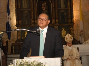 Alejandro Montás habla en la celebración eucarística. 