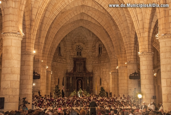 Coro de la Catedral Primada de América interpretando su concierto de la natividad del señor Jesús.