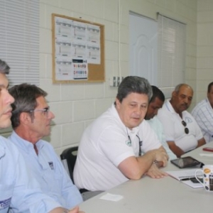 José Caputo y otros ejecutivos de la empresa responsable de la construcción de la presa Monte Grande.