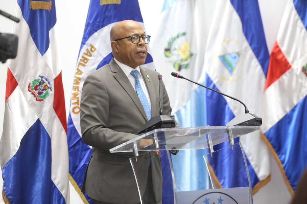 Alfredo Pacheco ofreció esas declaraciones previo a participar en una actividad conmemorativa del 25 aniversario de la incorporación de la República Dominicana al Parlamento Centroamericano (Parlacen).