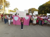 Comunitarios de Pedernales realizan marcha en su lucha contra el cancer