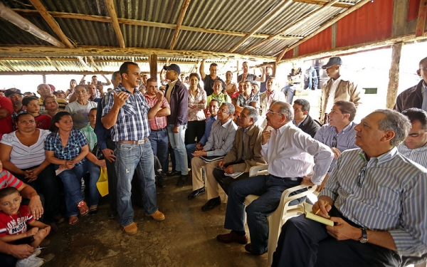Medina promete ayudar productores de SAJOMA