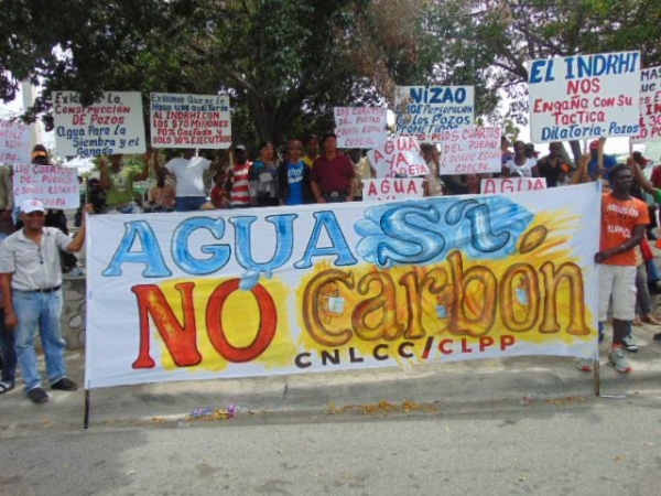 Comunitarios y agropoductores realizan concentración en contra del uso del carbon en las plantas de Punta Catalina: 