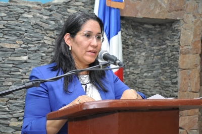 La ministra de trabajo Maritza Hernández, rechazó que en el país se discrimine por el color de piel y abogó por que no haya discriminación contra los infectados de VIH-sida, así como las pruebas de embarazos que realizan las empresas de zona francas en el país.