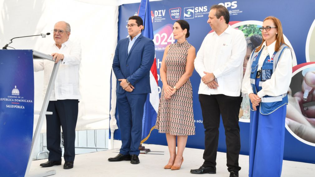 La “Semana de Vacunación de las Américas” fue inaugurada en un acto encabezado por el ministro de Salud Pública, doctor Víctor Atallah, y la primera dama Raquel Arbaje.