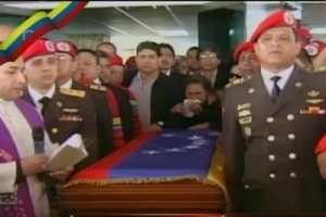 El cortejo fúnebre partió desde el Hospital Militar "Carlos Arvelo" hasta la Academia Militar. 