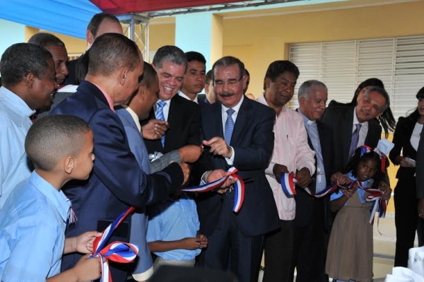 Presidente Danilo inaugura centro clínico de diagnóstico: 