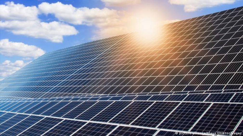 La construcción de los parques solares promete una dinamización de la economía local, generando más de tres mil empleos directos e indirectos de los próximos dos a tres años y convirtiendo al municipio de San Antonio de Guerra, en el mayor productor de energía limpia y su contribución a mitigar los gases de efecto invernadero. 