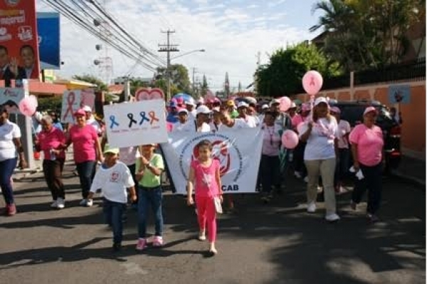 Comunitarios caminan en prevención del cáncer en San Pedro de Macorís: 