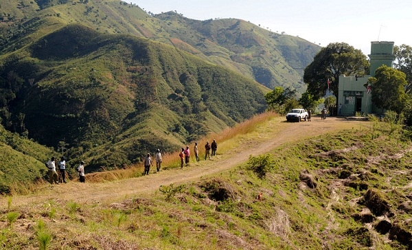 Diputado plantea necesidad de construcción carretera en frontera dominico-haitiana