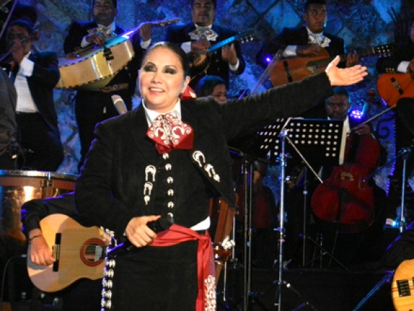 Ana Gabriel en un momento de su concierto en Altos de Chavón.