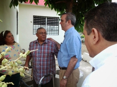 Abinader visita a Bonao y se lleva muchos perredeistas para su proyecto