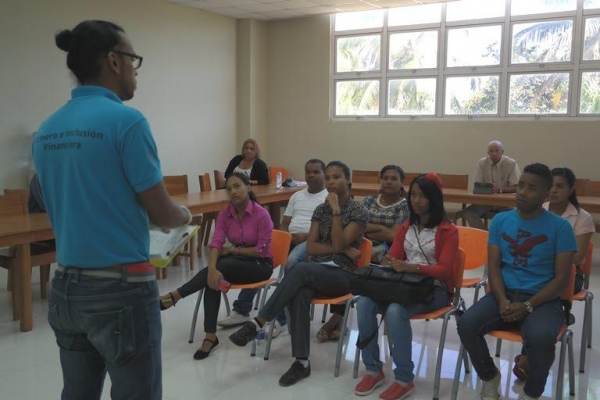 Progresando con Solidaridad evalúa estudiantes de la Uasd para emplearlos:  