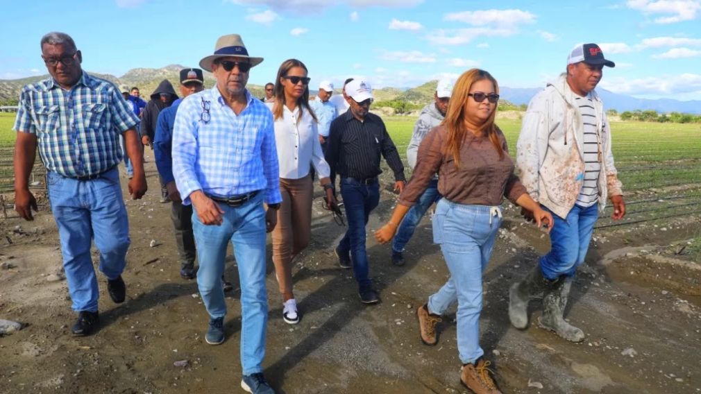 El ministro de Agricultura, Limber Cruz, recorrió zonas de las provincias San Juan, Azua, San José de Ocoa y algunas comunidades de Baní, en Peravia.