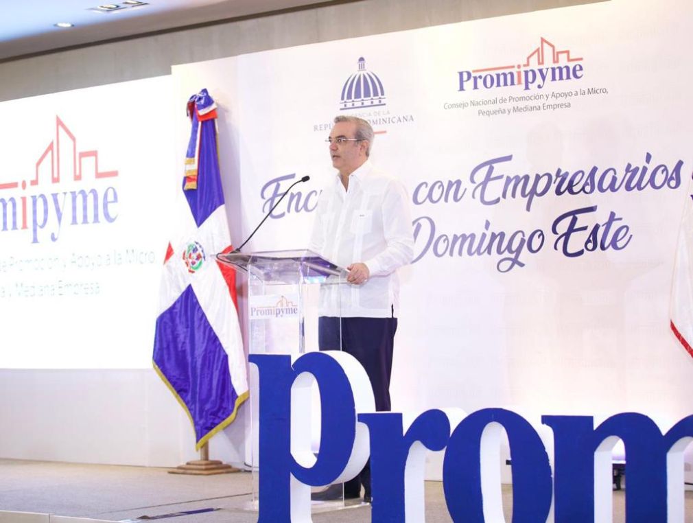 El presidente Luis Abinader destacó el interés de lograr la sinergia necesaria para impulsar el desarrollo de este municipio de Santo Domingo Este y su entorno de San Luis, San Isidro, San Antonio de Guerra y Boca Chica.