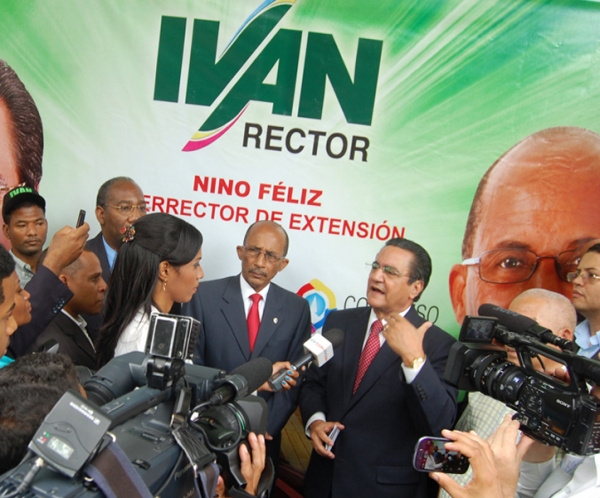 Nino Feliz e Ivan Grullón momentos en que anunciaron a la prensa el acuerdo para ir juntos en las próximas elecciones en la UASD.