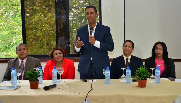 Aspirante a alcalde Domingo Contreras &quot;reto de ayuntamientos es ser gestores territoriales&quot;: 