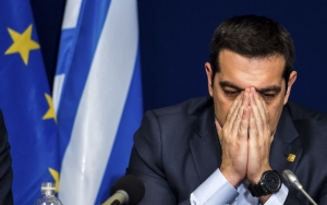 Renuncia el primer ministro de Grecia en medio de crisis: 