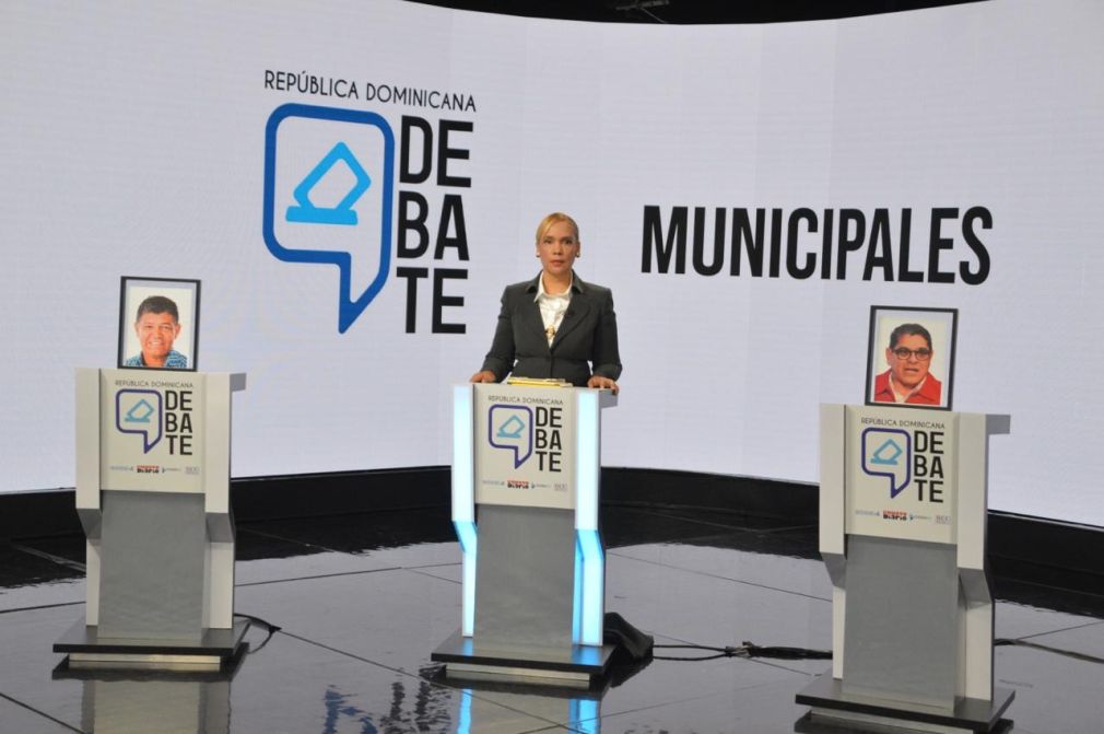 Al debate de los candidatos de Santo Domingo Oeste solamente asistió Delin Paulino, por el Partido Generación de Servidores.