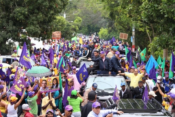 Presidene Danilo recorre Monte Plata, Villa Mella y Santo Dgo Este: 