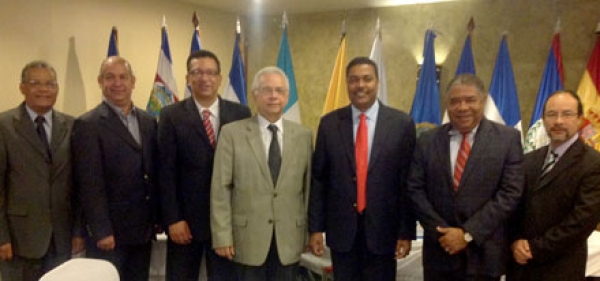 Líderes municipales asisten a encuentro en Guatemala