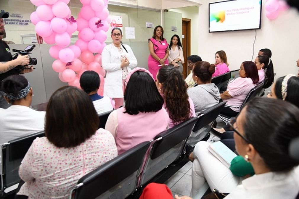 El MSP recordó que por medio de ese programa se provee tratamiento a más de 700 afectadas de cáncer de mama, que forman parte de sus más de 15,642 beneficiados con medicamentos de alto costo, con una inversión este año de más de RD$9,000 millones.