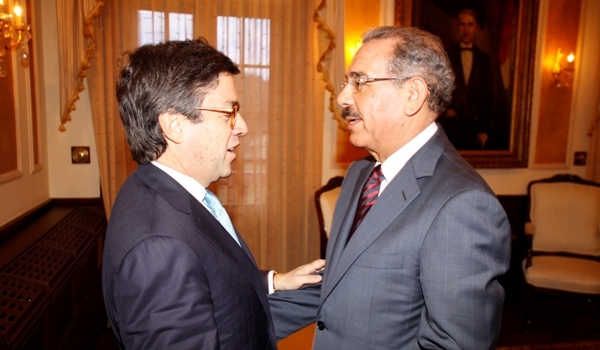 Medina se reúne con presidente del BID