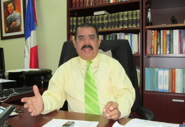 El senador por Elías Piña, Adriano Sánchez Roa, abogó por que la Universidad Autónoma de Santo Domingo, instale una extensión en su provincia, ya que disponen de todas las facilidades