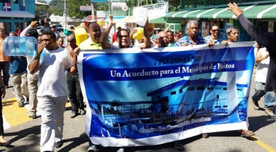 Los munícipes de Baitoa realizaron una caminata como inicio de las acciones en reclamo que se incluya en el presupuesto general de la nación el acueducto múliple de ese municipio.