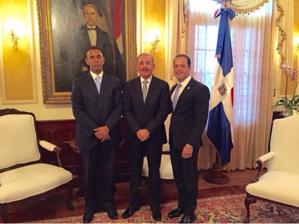 Dominigo Contreras, presidente Danilo Medina y Juan de los Santos en visita realizada al Palacio de la Presidencia.