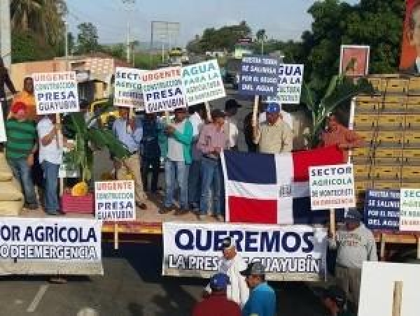 Productores agrícolas reclaman construcción de presa en Guayubín: 