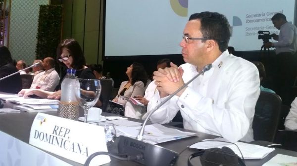 Canciller afirma: Presidente Danilo Medina trabaja intensamente para superar la pobreza:  
