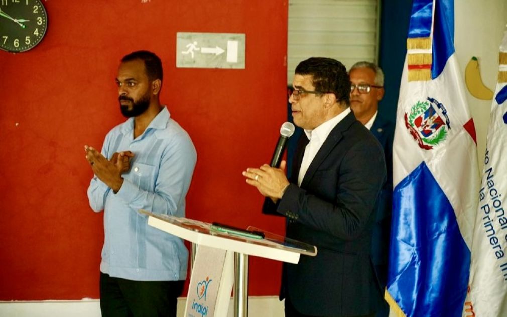 Alcalde Dío Astacio respalda apertura de Salas de Lactancia Materna en SDE.