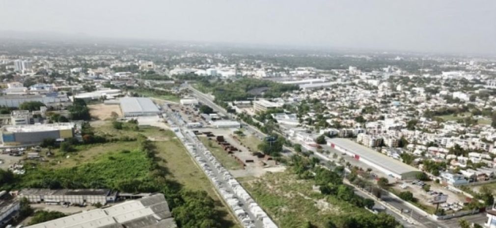 Transportistas sugieren al Gobierno construir terminales de autobuses en terrenos antiguo aeropuerto de Herrera.