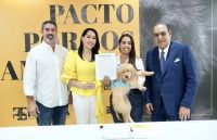 La alcaldesa Betty Gerónimo hizo el anuncio durante la firma del “Pacto por la Protección de los Animales”. 