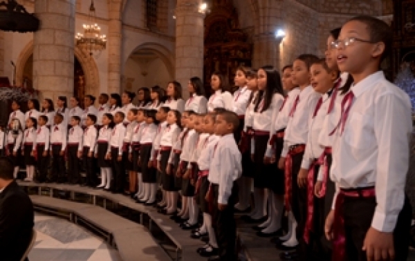 El Coro de la Catedral deleita al público en emocionante Concierto de Navidad