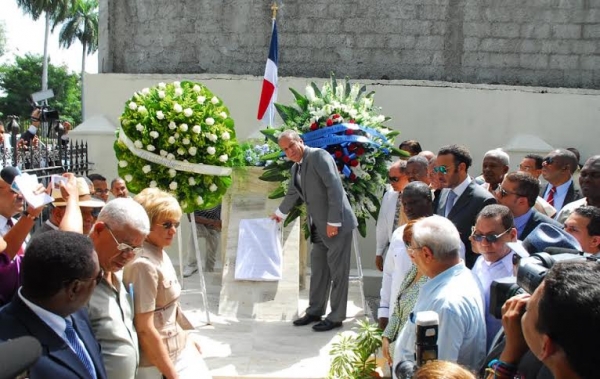 Reinaldo Pared Pérez: "monumento al Soldado Desconocido es un tributo a la dignidad patriótica" : 