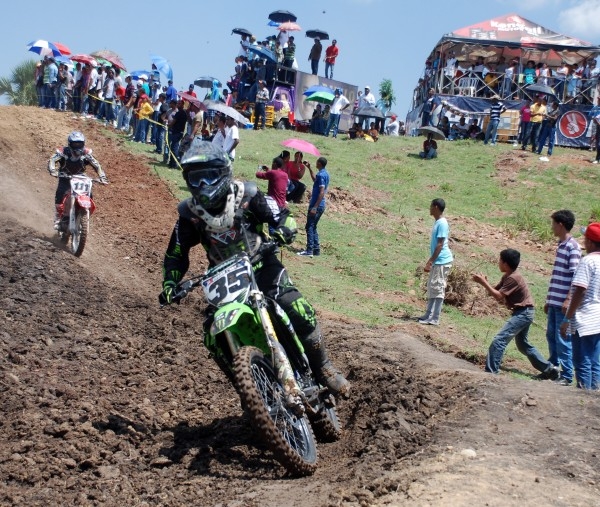 IX motocross Kendall en Santiago Rodríguez
