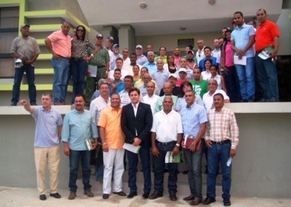 Realizan asamblea de la unidad por la terminación de la Carretera