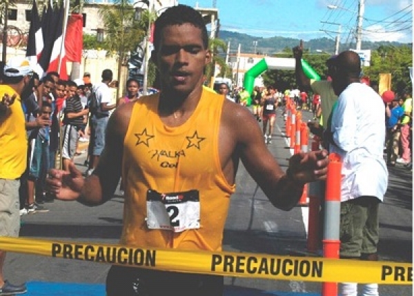 Herrera y De La Rosa ganan Maratón Hermanas Mirabal