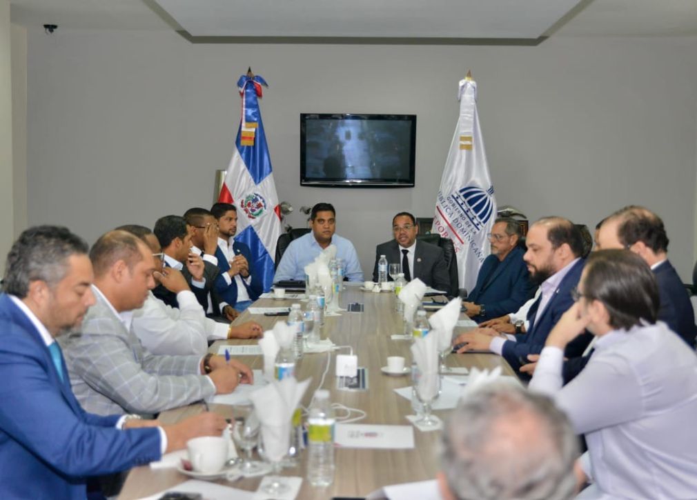 Con esto se abre un plazo de 45 días para que las academias se inscriban ante el comisionado de béisbol.