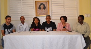 De izquierda a derecha: Narciso Almonte, José del Rosario, Elizabeth Vélez, Alfredo Matías, Raquel Rivera y Domingo de la Cruz quienes hablaron  en representación del Movimiento Justicia Fiscal. 