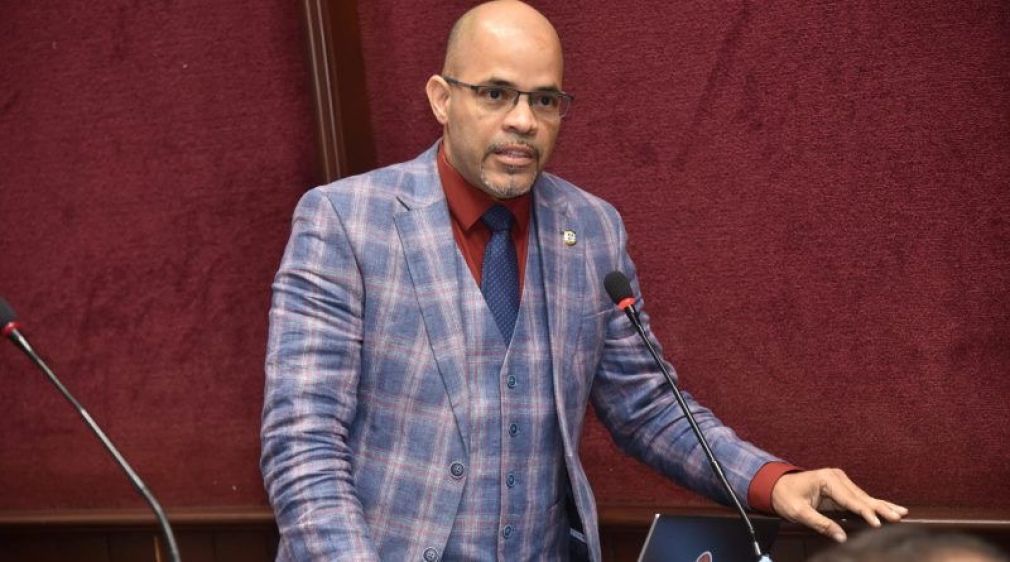 El diputado Edward Cruz, motiva el proyecto de ley que promueve, incentiva y reconoce el voto ciudadano responsable.